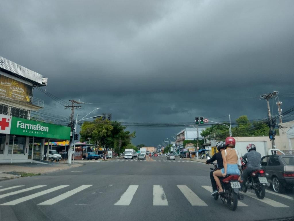 Manaus registra seis ocorrências por conta da chuva neste sábado