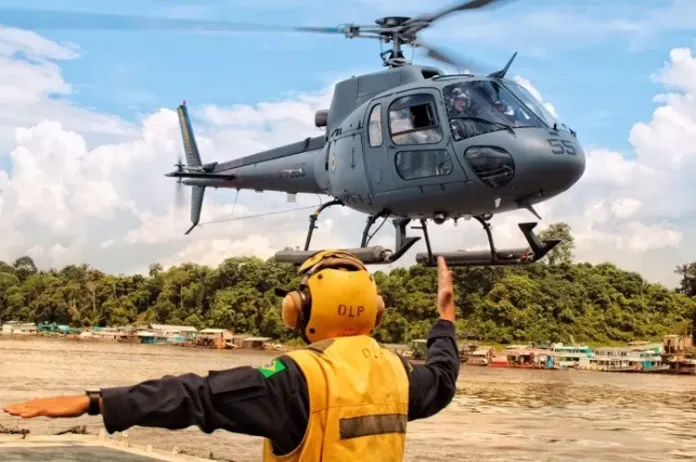 Helicóptero da Marinha