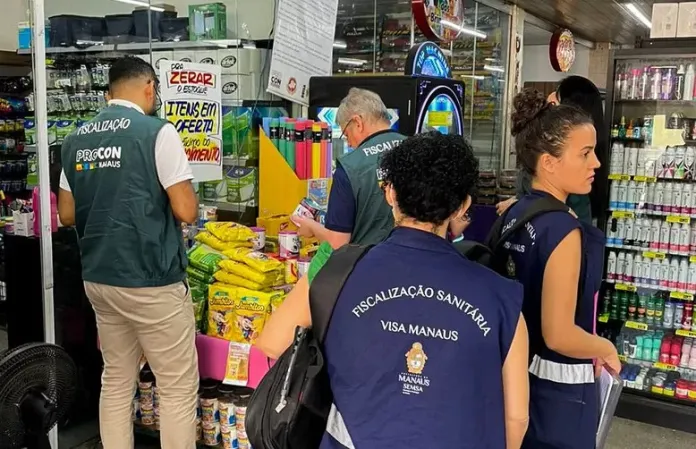 Produtos vencidos e mal acondicionados