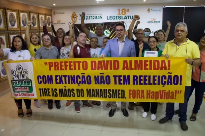 protesto contra mudanças no plano de saúde