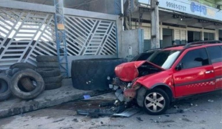 homem perdeu o controle do veículo ao adormecer