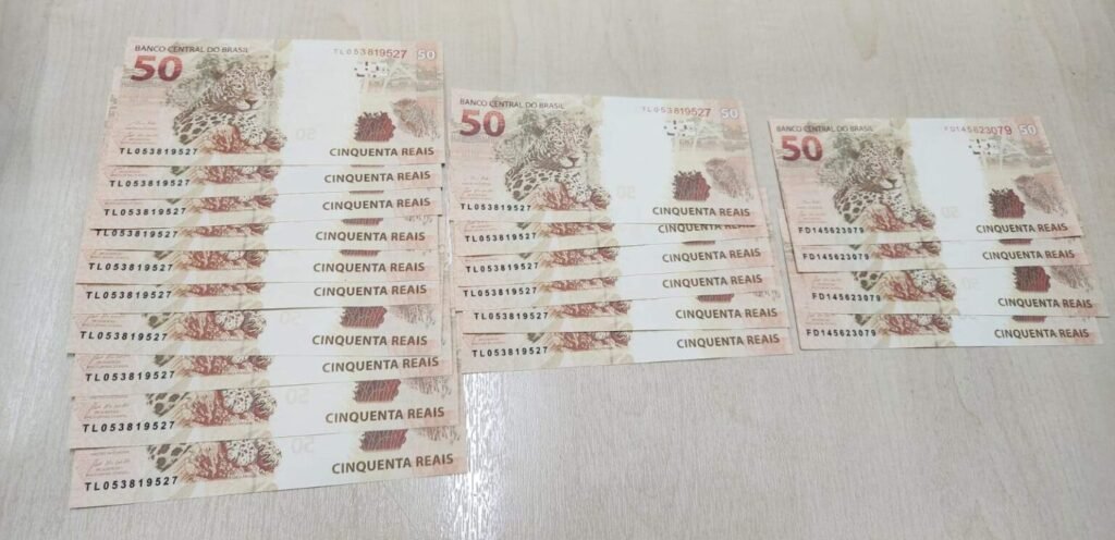 dinheiro falso