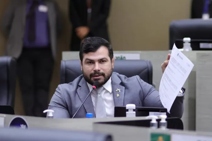 Vereador denuncia