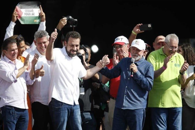 Lula pede votos a Boulos