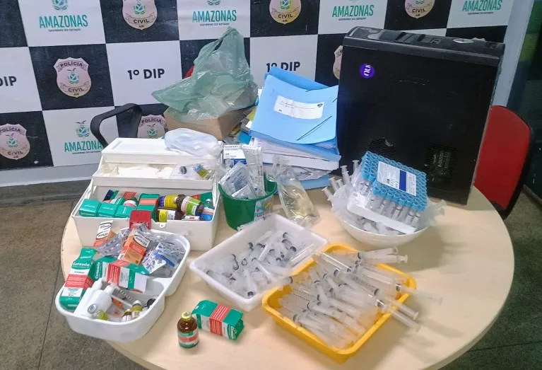 Dezenas de anestésicos cirúrgicos são apreendidos em salão de Djidja no Vieiralves