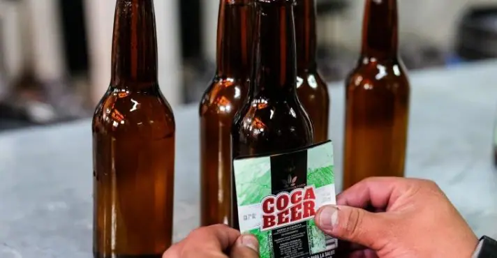 cerveja feita a partir de folhas de coca