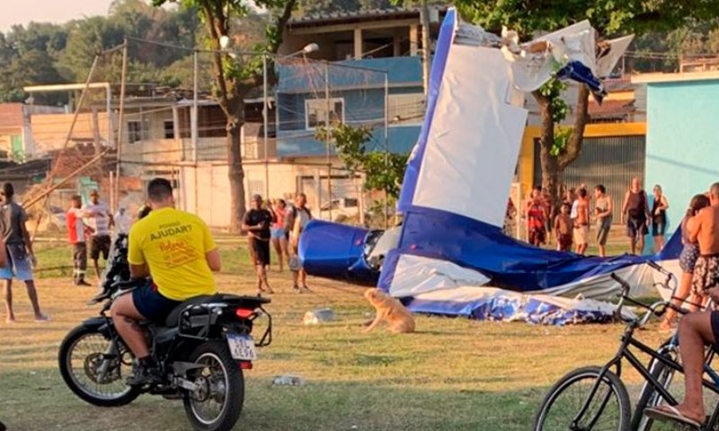 Avião