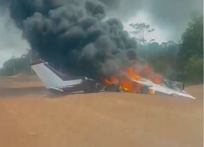 Avião