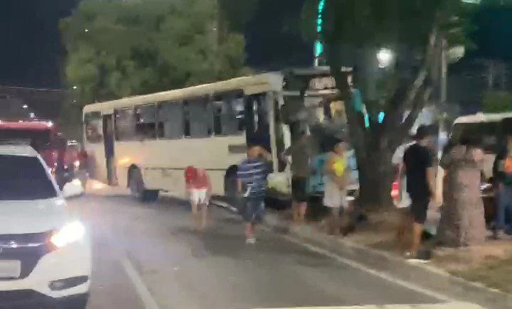 Ônibus