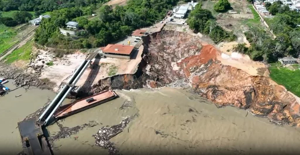 desabamento de porto em Manacapuru