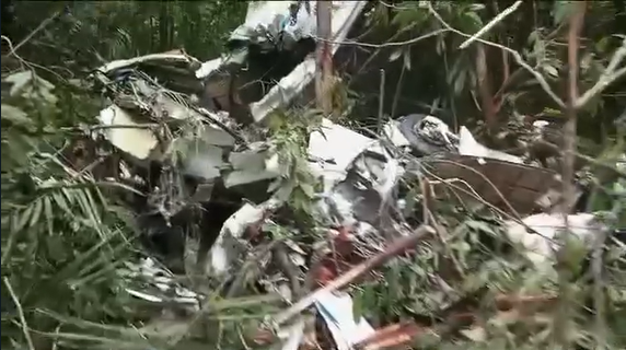 destroços de avião