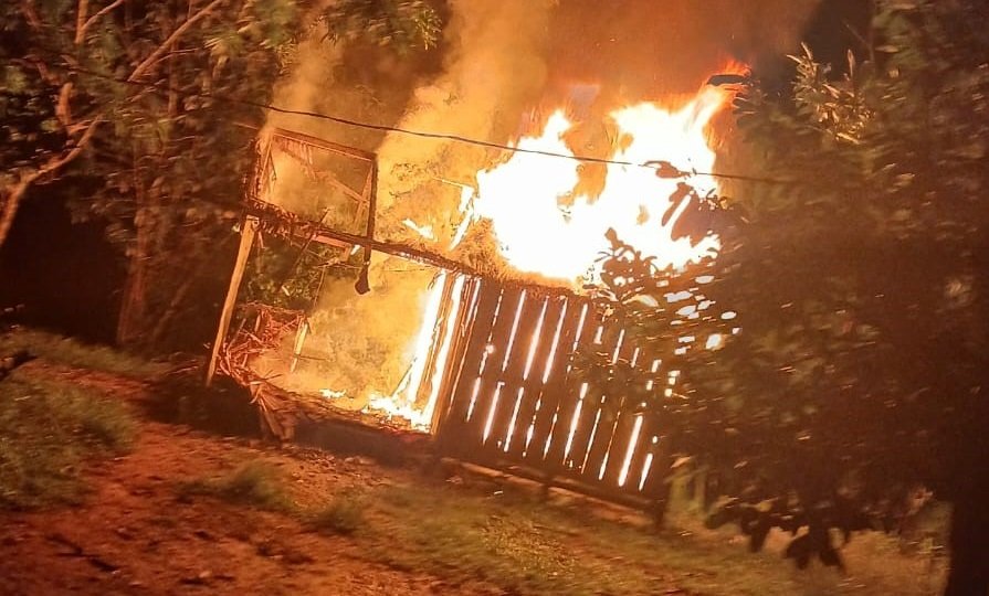 Polícias Civil e Militar prendem indígena por incendiar casa de vizinho na zona rural de Humaitá