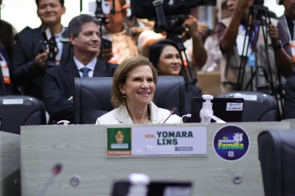 Yomara Lins