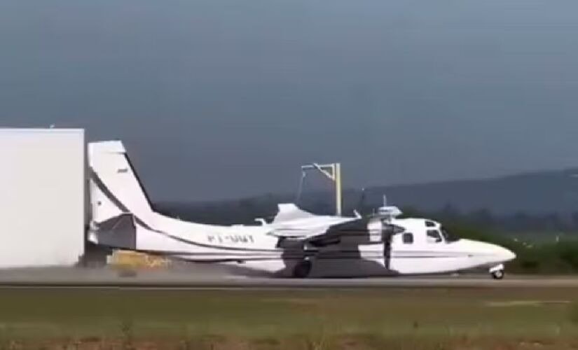 Avião