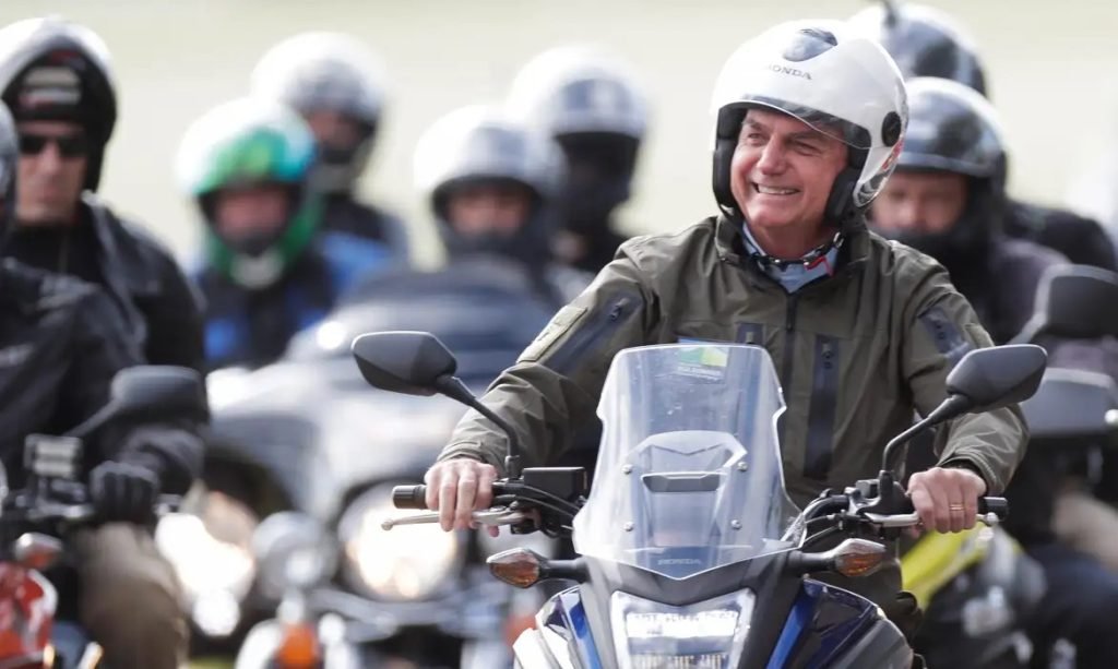 Bolsonaro confirma presença em evento de motociata