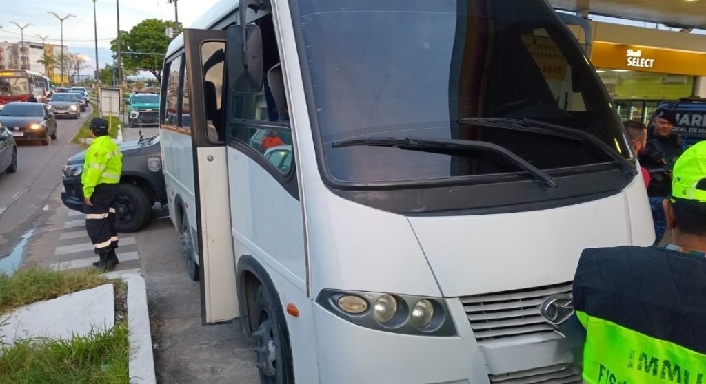 ônibus clandestinos