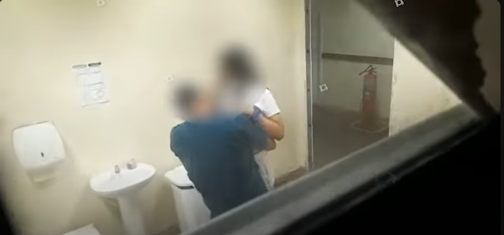 Médico e enfermeira são flagrados fazendo sexo