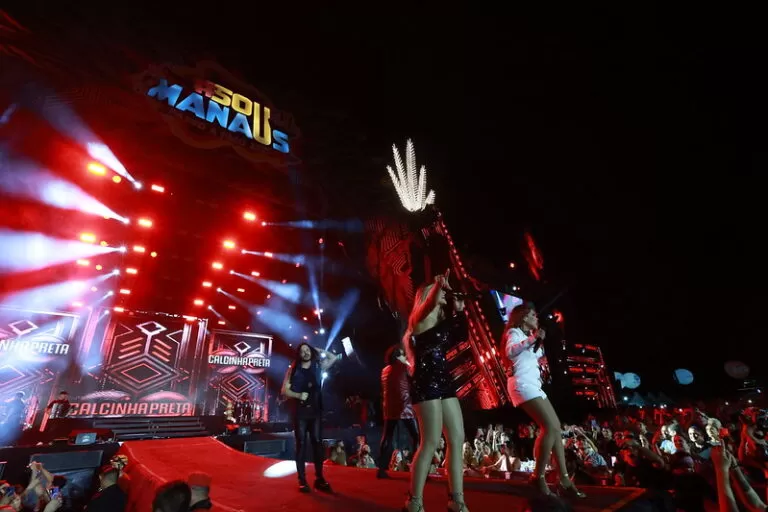 Pablo e Calcinha Preta fazem do Palco Malcher
