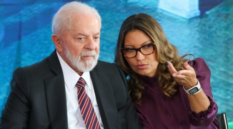 Lula baixa decreto que ‘amplia poderes’ da primeira-dama Janja